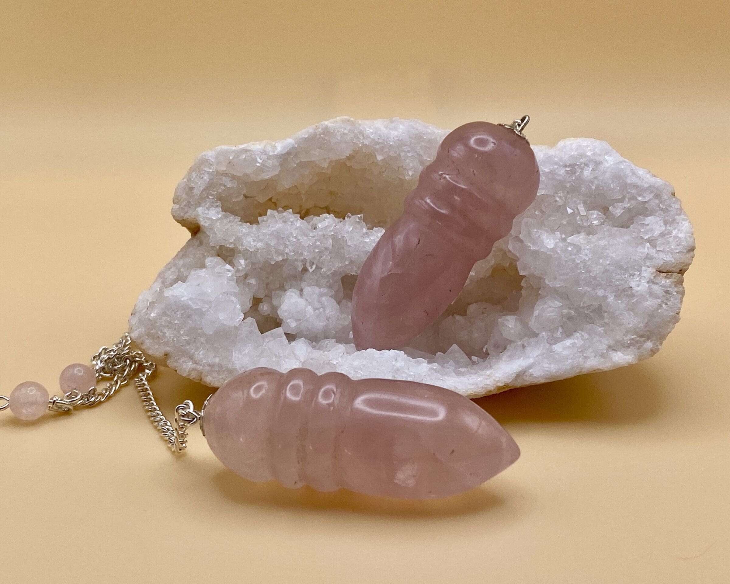 pendulo egipcio de cuarzo rosa